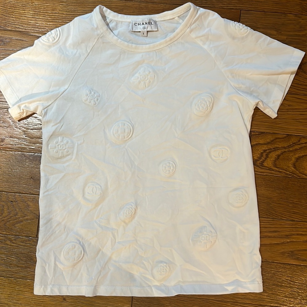 Chanel t-shirt embossed white small